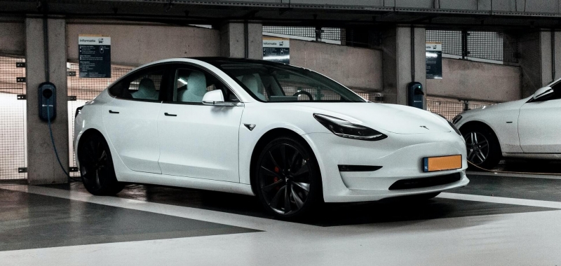 10-месячный ребенок обновил Tesla своей матери на $10 000