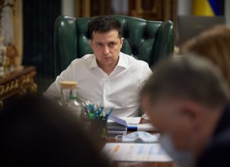 Зеленский подписал закон о компенсациях за задержки зарплат, стипендий и пенсий