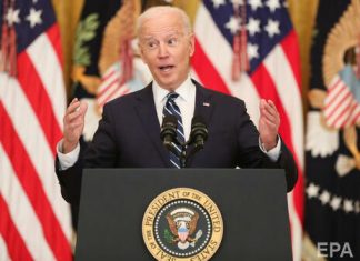 Байден: Россия больше не говорит про коммунизм. Она выступает за автократию