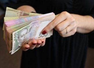 Что надо сделать для роста зарплат в Украине: мнение экономиста