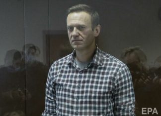 «Чтобы туда не уехать, люди вскрывали себе живот и вены». Бывший заключенный рассказал, что ждет Навального в колонии