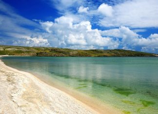 Два крымских заповедника отложили открытие из-за наплыва туристов