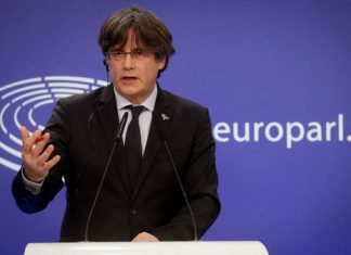 Европарламент снял неприкосновенность с Пучдемона и двух его соратников