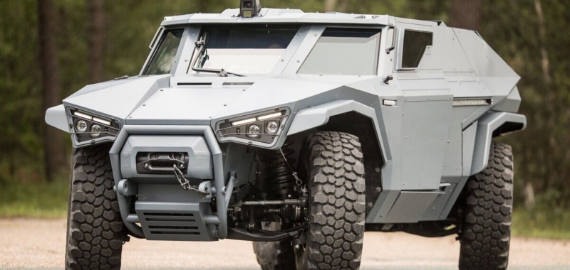 Французы представили гибридный броневик, который может двигаться как краб