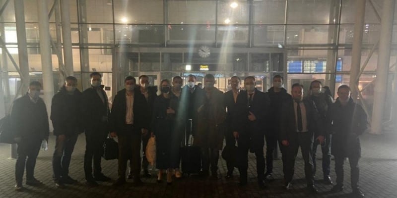 Группа депутатов Слуги народа отправилась на&nbsp;Прикарпатье проконтролировать подсчет голосов&nbsp;&mdash; Арахамия