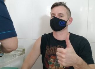 «И вам советую». Сергей Жадан вакцинировался от коронавируса