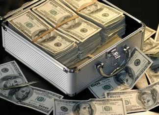 Курс валют на сегодня: доллар и евро упали после выходных