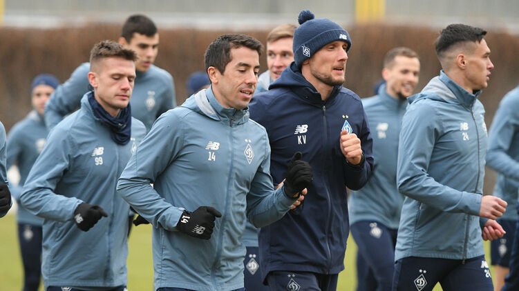 Матч чемпионата Украины "Минай" - "Динамо" перенесли из Ужгорода в Киев из-за коронавируса