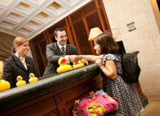 Нотариальные доверенности при заселении детей в отели могут отменить