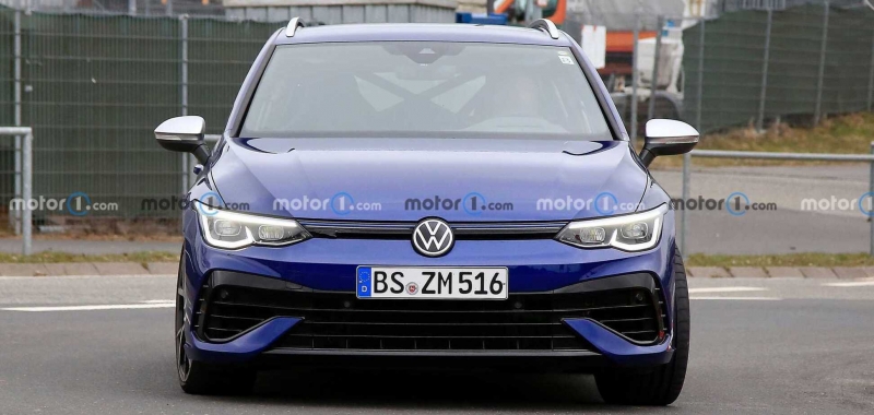 Обновленный Volkswagen Golf R без маскировки выехал на испытания