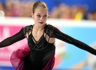 Появилось видео, как фигуристка Трусова исполнила уникальную комбинацию из пяти четверных прыжков и не упала