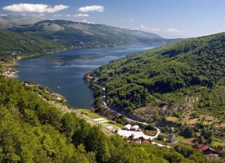 Россияне могут въехать в Северную Македонию без визы в течение года