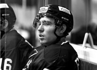 Российскому 19-летнему хоккеисту попала шайба в голову, он умер