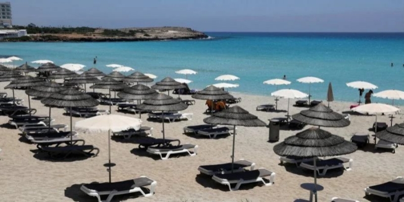 С апреля Кипр открывает границы для украинцев