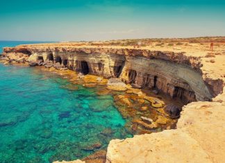 Страны взяли курс на послабление ограничений для российских туристов