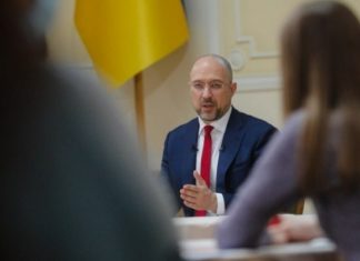 Тяжелый год правительства счастливчиков. Как Денис Шмыгаль и Ко прожили свои первые 12 месяцев в Кабмине