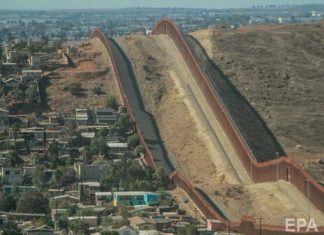 Трамп призвал Байдена «немедленно достроить» стену на границе с Мексикой