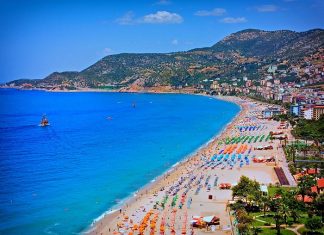 Туроператор: больше 50% клиентов на 8 марта выбрали Турцию