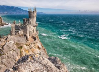 В Крым полетит больше рейсов из регионов