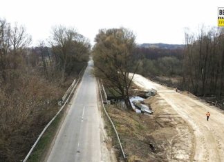 »Большая стройка»: на Черниговщине обустраивают временную объездную через реку Лысогор