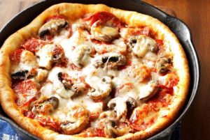 Рецепт пиццы на сковороде с хрустящей корочкой