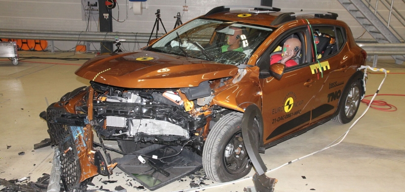 ''Двойка'' за безопасность: новые Sandero и Logan огорчили Euro NCAP