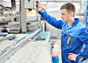 Безвредна ли химчистка ковров для ребенка и животных?