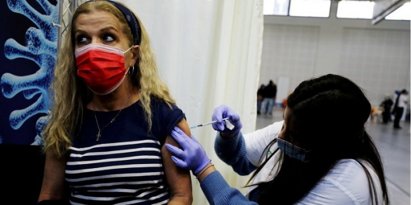 Южноафриканский штамм коронавируса оказался более устойчивым к&nbsp;вакцине Pfizer&nbsp;&mdash; ученые