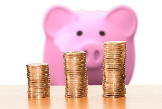 Как откладывать деньги с маленькой зарплаты: 5 способов, которые реально работают