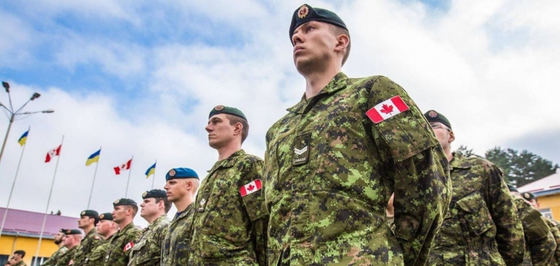 Канада внезапно приостановила миссию военных инструкторов в Украине