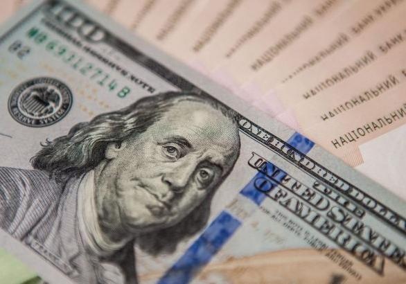 Курс валют на сегодня: доллар уперся в психологическую отметку