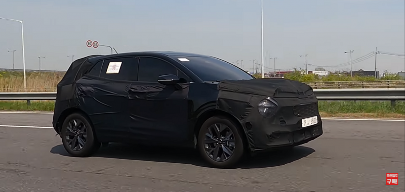 На шпионском видео показали, как выглядит прототип Kia Sportage 2022 года