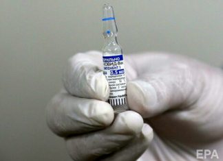 Премьер Чехии заявил, что ЕС «косвенно вынуждает» страну к переговорам о покупке российской вакцины «Спутник V»