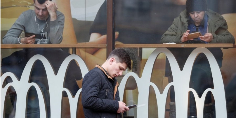 Прощайте, теленовости. В&nbsp;Украине интернет впервые обогнал телевидение, став главным источником новостей