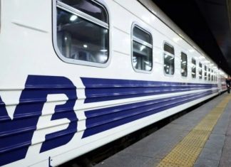 Укрзализныця обновила список дополнительных рейсов на пасхальные праздники: куда и когда будут курсировать поезда