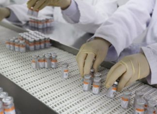 Вакцину CoronaVac планируют начать развозить по регионам Украины уже в понедельник