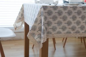 Ажурная скатерть украсит каждый дом