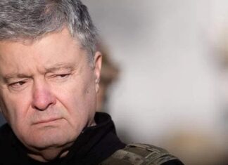 «Ничего у вас не получится». Порошенко отреагировал из Парижа на свое отстранение от заседаний Верховной Рады