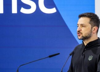 Зеленский заявил, что не откажется от членства Украины в НАТО