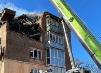 В Чернигове спасатели завершили разбор завалов поврежденной пятиэтажки после российского удара