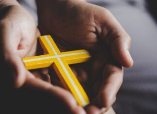 Страстная пятница 2025 в Украине: новая дата, строгие запреты и главные традиции этого дня