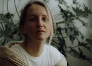 Люди, выехавшие за границу и говорящие на русском, не собираются иметь ничего общего с Украиной — писательница