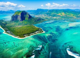 Деловые туристы поехали в Швейцарию, Сингапур и на Маврикий