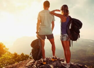 Российские туристы чаще все отправляются в путешествия вдвоем