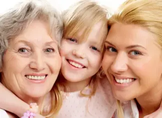 День матери в Украине 2025. Когда украинцы будут праздновать один из самых нежных праздников года