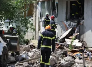 В Луцке под завалами разрушенного дома нашли тела молодой пары — видео