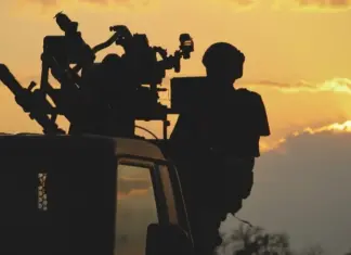 В Киеве и большинстве областей Украины объявили воздушную тревогу из-за угрозы ударных БпЛА