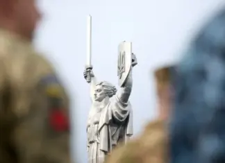 Украина отмечает День Независимости. Поздравления Зеленского и Сырского, флаг сопротивления в оккупированном Крыму, премьер Канады в Киеве — онлайн