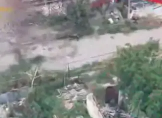 «Находят и минусуют». Бойцы 7 корпуса ДШВ показали, как уничтожают вражеские ДРГ в Покровске — видео