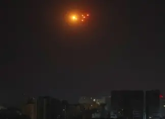 Россия атакует Украину шахедами, в Киеве прогремели взрывы — онлайн